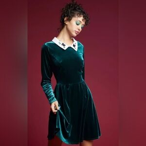 Her Universe Velvet Mickey and Minnie embroidered collar dress Peter Pan collar